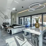 De Karlo By Interhome * Ladici
