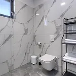De Karlo By Interhome * Ladici