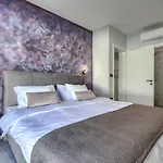 De Karlo By Interhome * Ladici