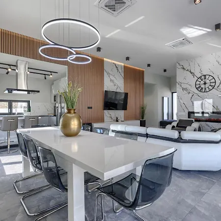 De Karlo By Interhome * Ladici