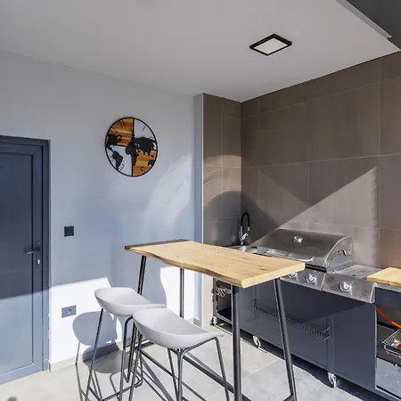 De Karlo By Interhome Ladici
