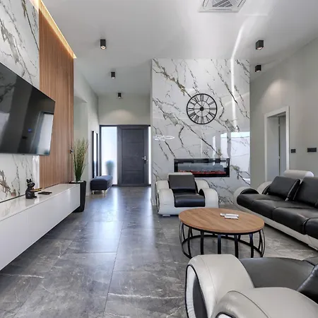 De Karlo By Interhome * Ladici