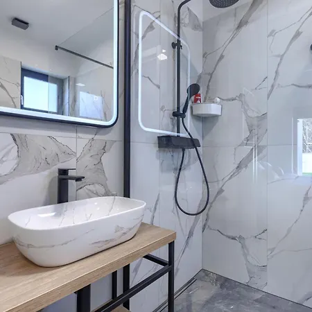 De Karlo By Interhome * Ladici