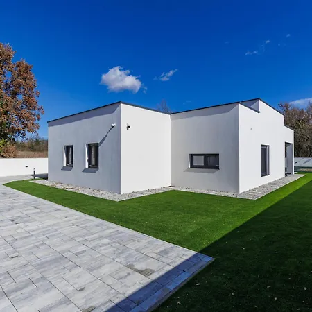De Karlo By Interhome