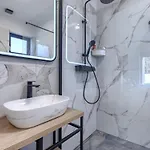 De Karlo By Interhome * Ladici