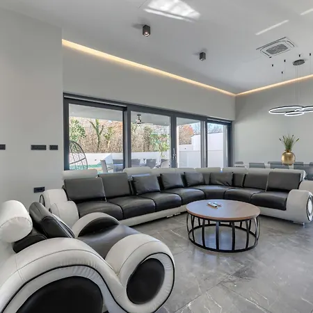 De Karlo By Interhome *