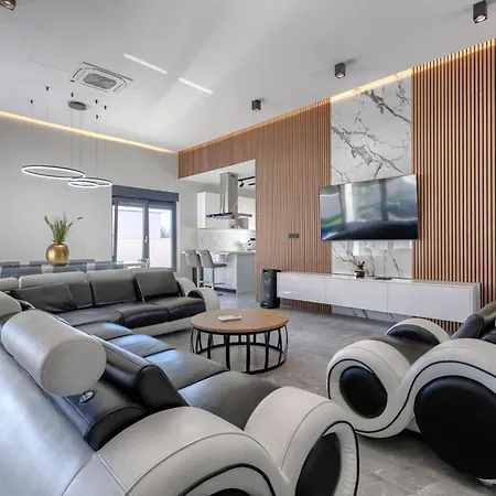 De Karlo By Interhome * Ladici