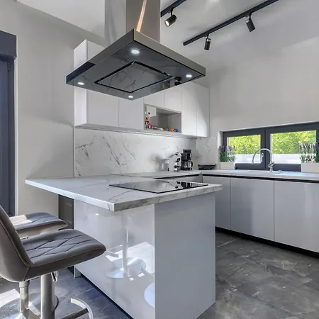Villa De Karlo By Interhome Ladici