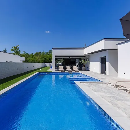 De Karlo By Interhome