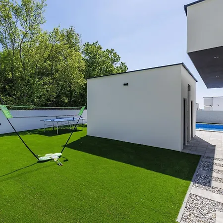 De Karlo By Interhome