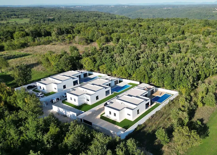De Karlo By Interhome * Ladici