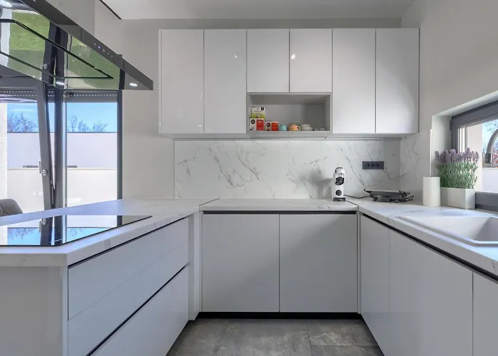 De Karlo By Interhome וילה Ladici