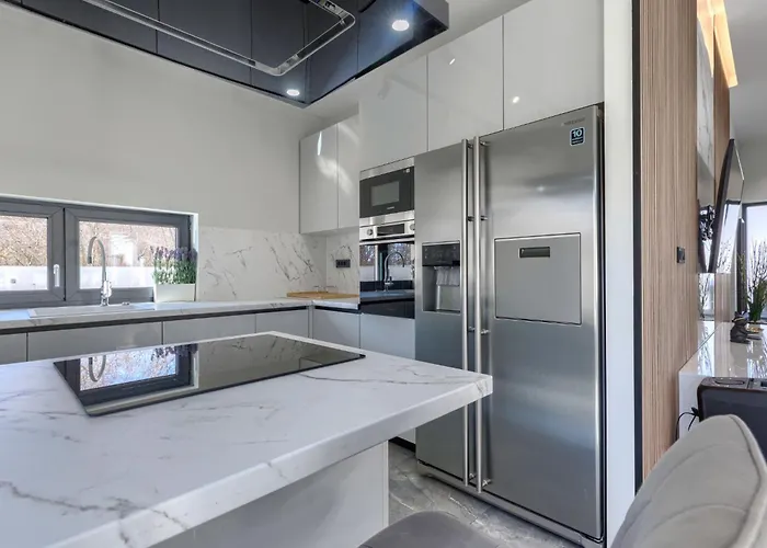 De Karlo By Interhome וילה Ladici