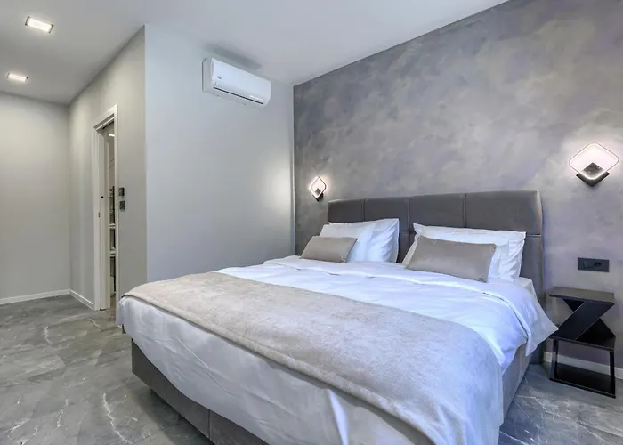 De Karlo By Interhome Ladici